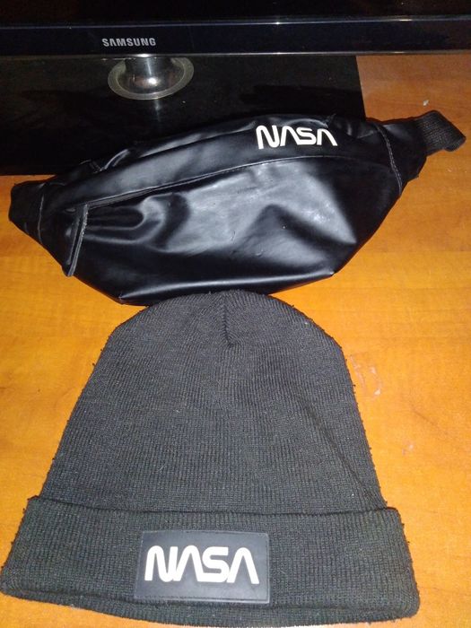 Продам срочно!ету колекцию шапку і сумочку