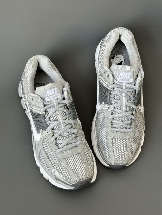 Оригінал Кросівки Nike Air Zoom Vomero 5 Cool Grey найк вомеро металік