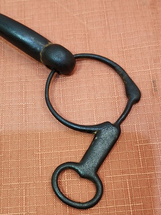 zabytkowe wędzidło wędzidłowe