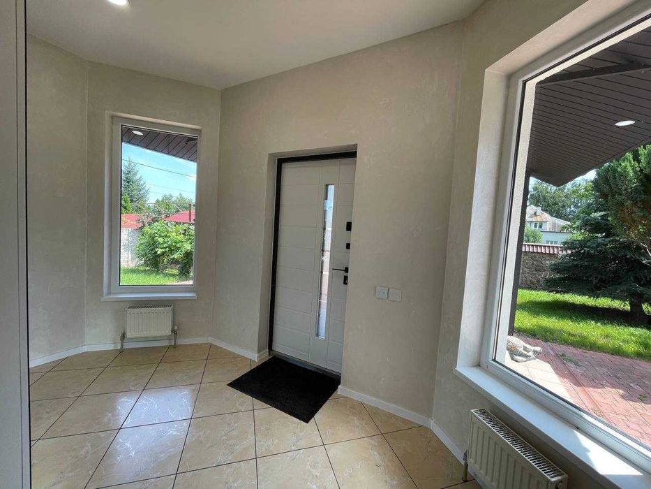 Сучасний будинок з купою переваг для щасливого життя вашої родини