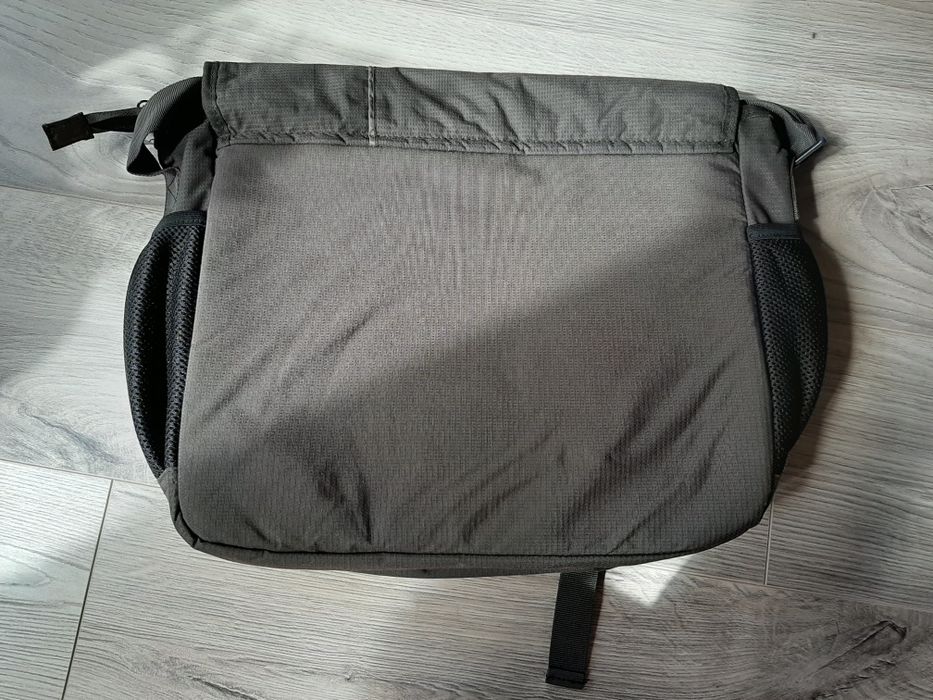 Torba na komputer na ramię