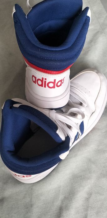 Buty Adidas dla chłopca w bardzo dobrym stanie