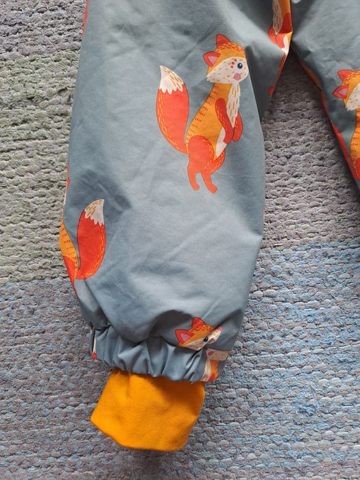 Tchibo Dziecięca termoaktywna kurtka przeciwdeszczowa rozm. 122/128