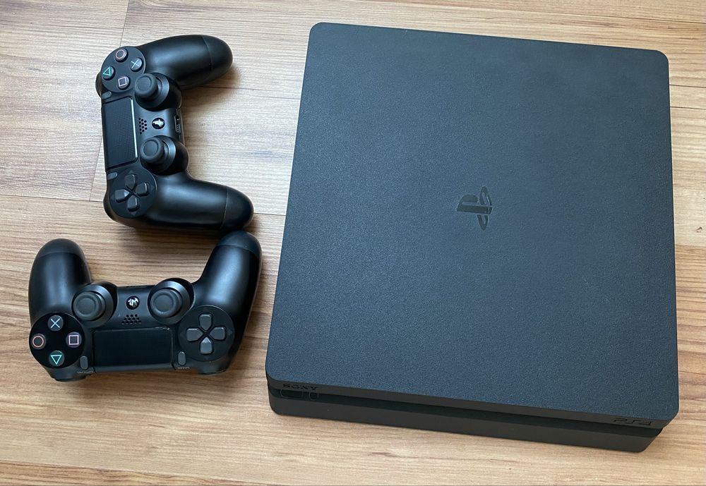 PlayStation 4 Slim 1TB +2 DualShock