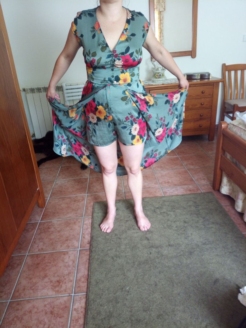 Macacão  Estampado Zara tamaho L
