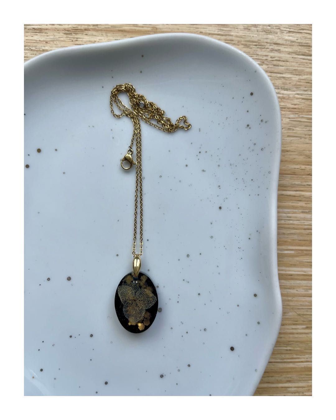 Zawieszka „hortensia” biżuteria żywica złoto handmade