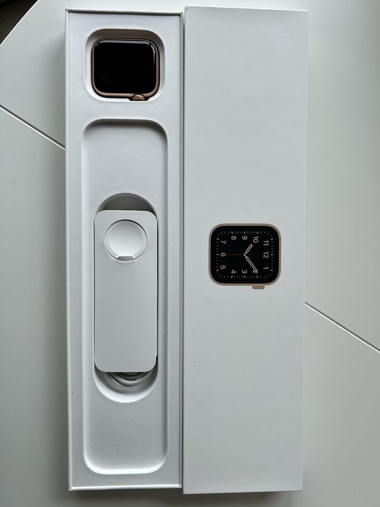 Apple Watch SE; 40 mm; 1 gen, Zloty