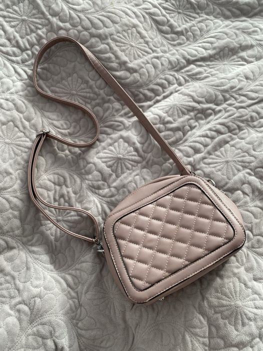 Жіноча сумочка через плече(є ручка)