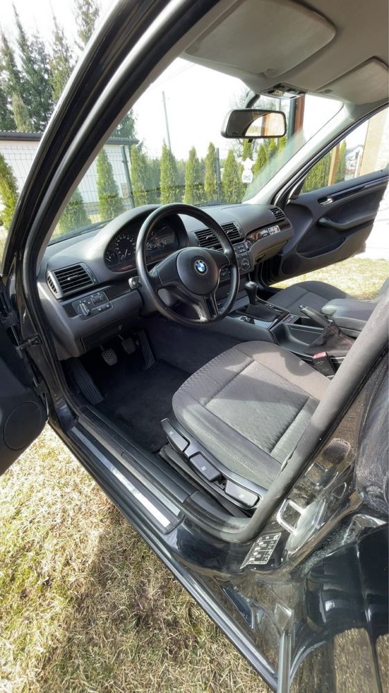 BMW E46 320i sedan
