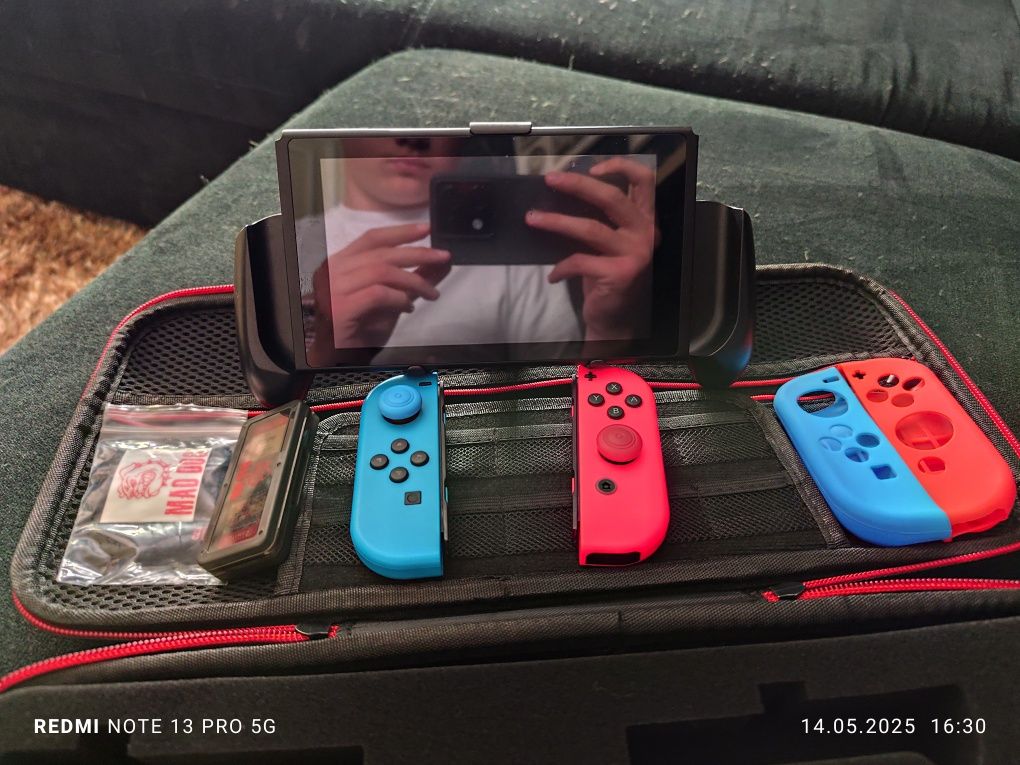 Nintendo Switch V1 z dodatkami