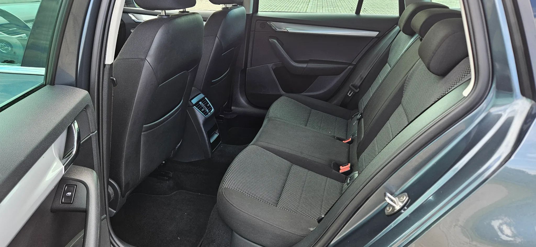 Skoda Octavia 1.0benzyna 115KM/automat/navi/KAMERA/asystenci/bezwypadkowa/ZADBANA