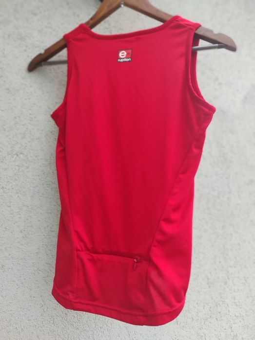 575. Koszulka sportowa bez rękawów e-ruption r. S r. 36 r. 8 kieszonk