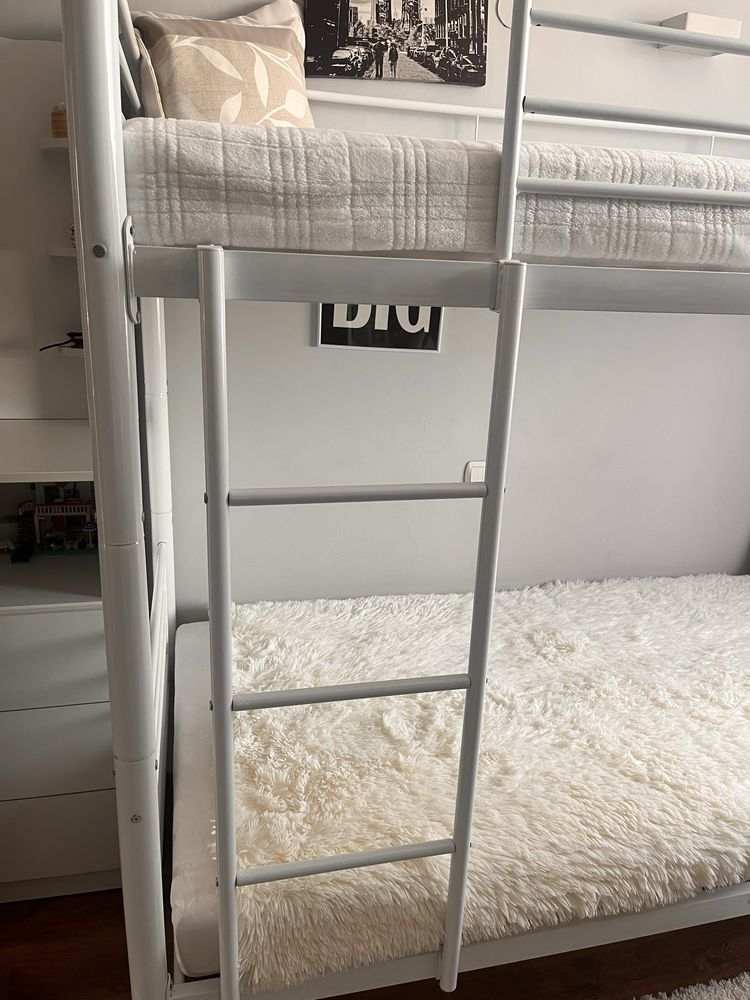 Łóżko pietrowe białe, stan jak nowe.