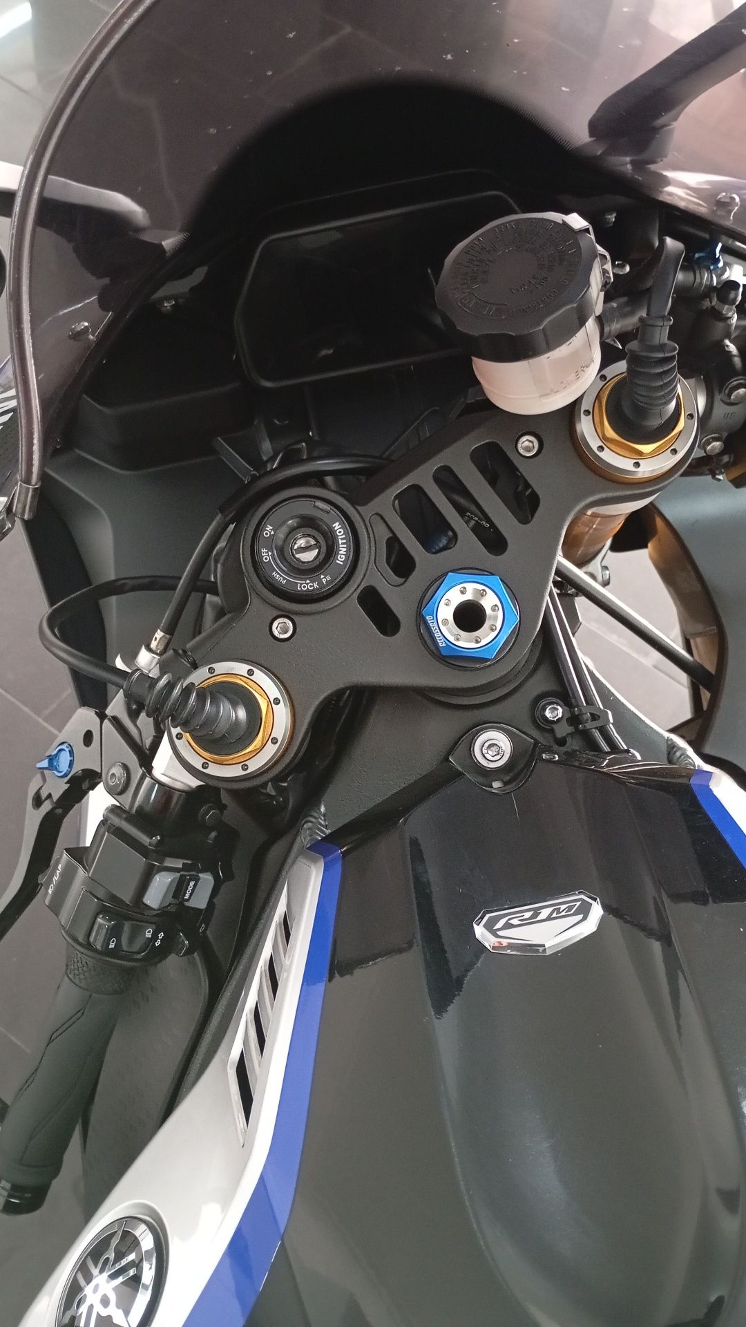 Yamaha r1m 2019  08
