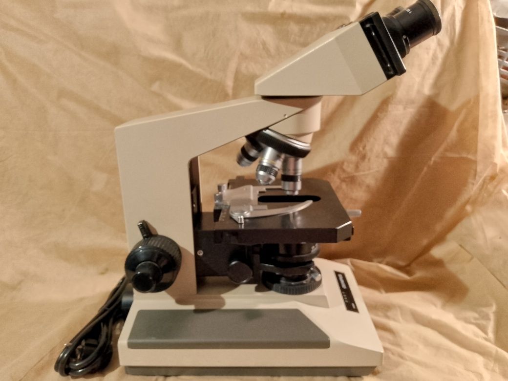 Mikroskop Olympus BH-2 BHTU naukowy biologiczny pzo biolar halogen