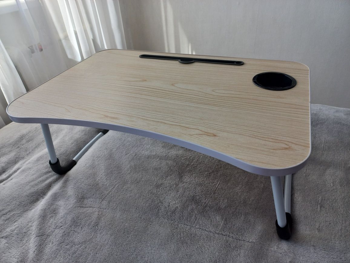 Складний дерев'яний стіл