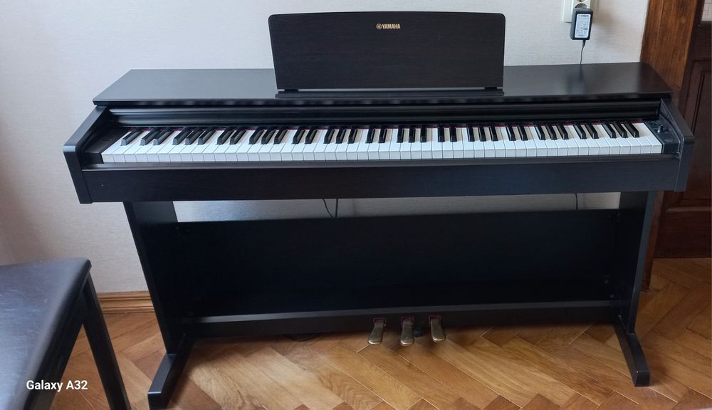 Електронне фортепіано YAMAHA ARIUS  YDP-103