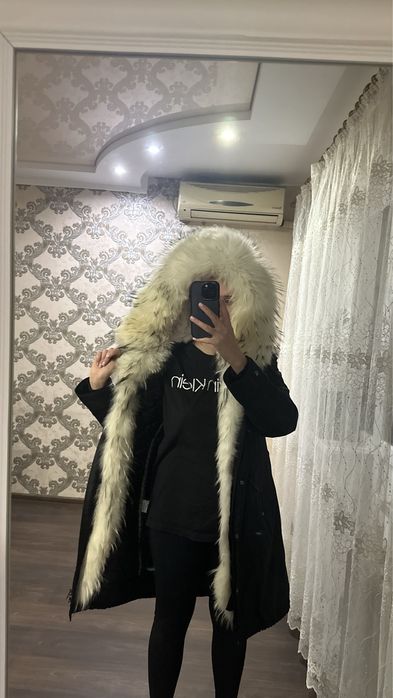 Продаю натуральну мехову парку