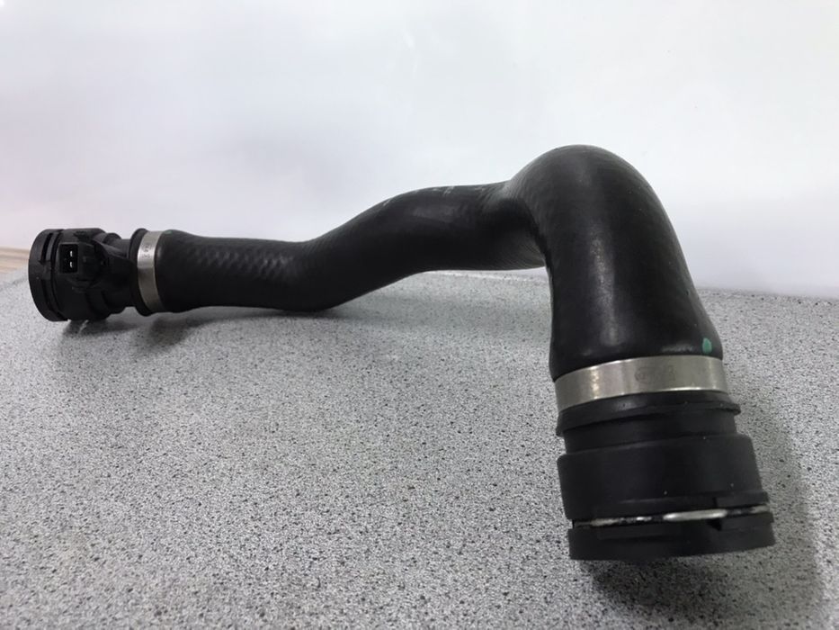 Нижний патрубок радиатора BMW Е46 М43 1.9 і Нижній  радіатора БМВ