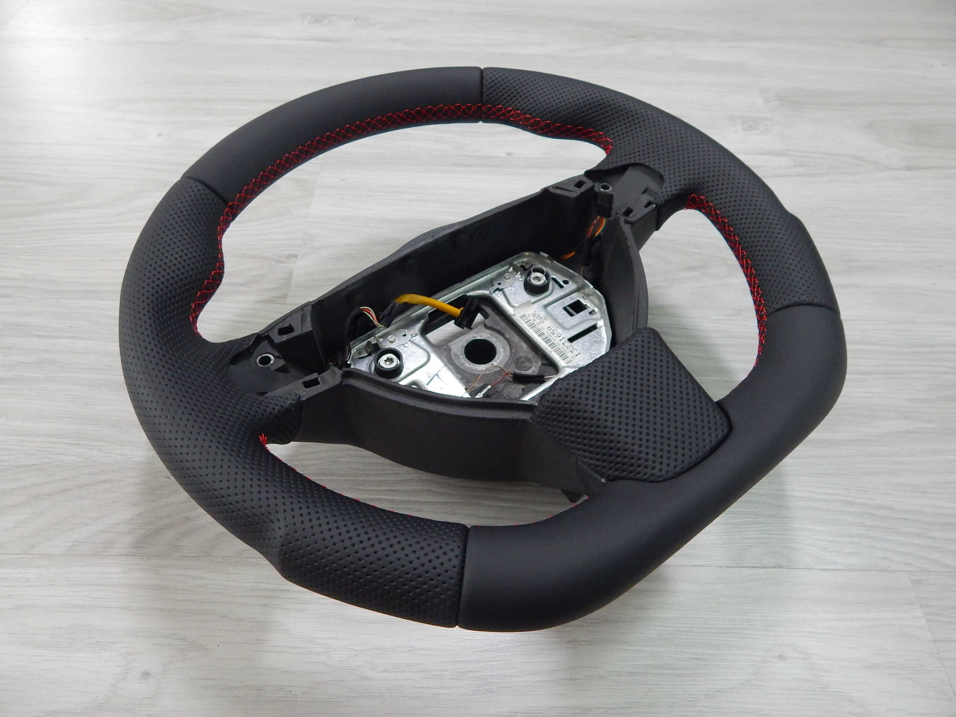 Opel Astra III H GTC Zafira B - kierownica nowa skóra Sport czerw nić