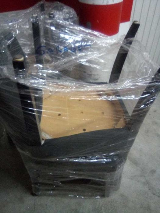 cadeira ikea preto com capas cinza