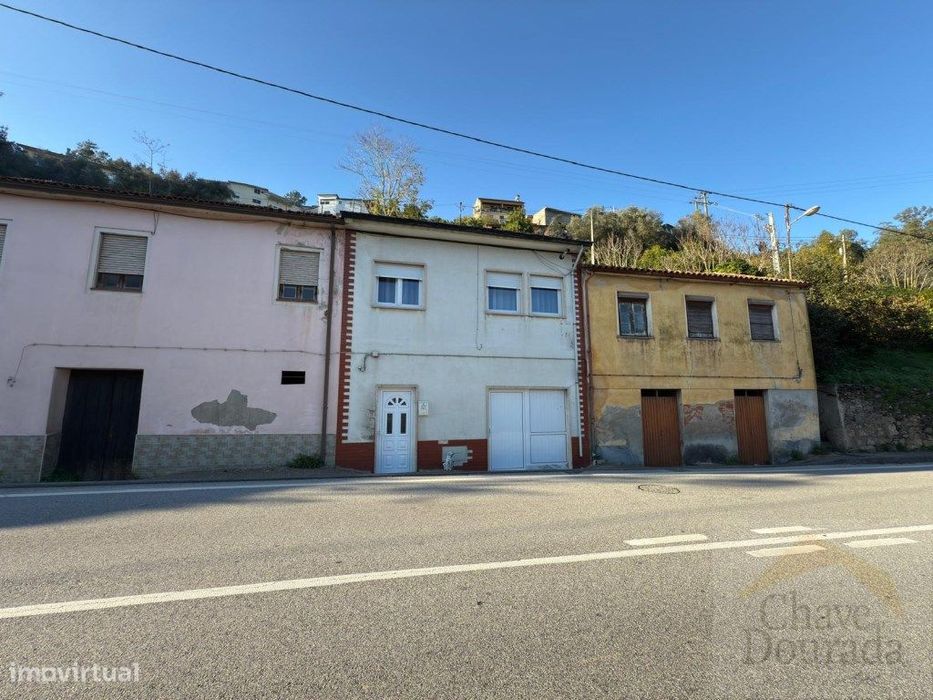 Moradia T2 com cave - Ceira