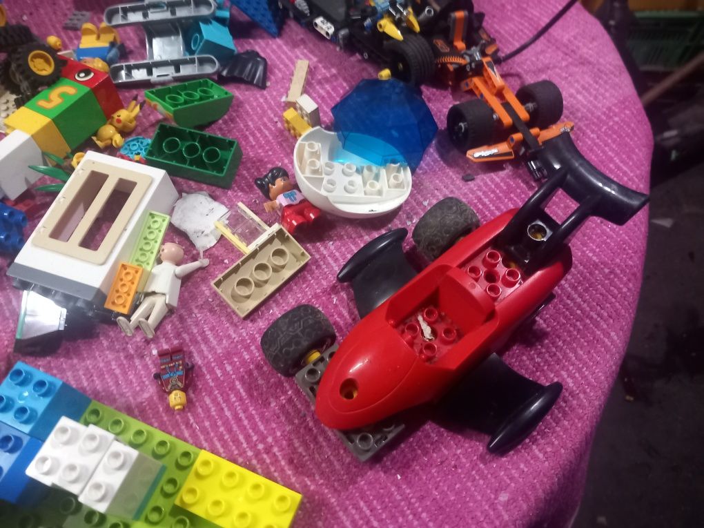 Grande lote de  legos  e playmobil