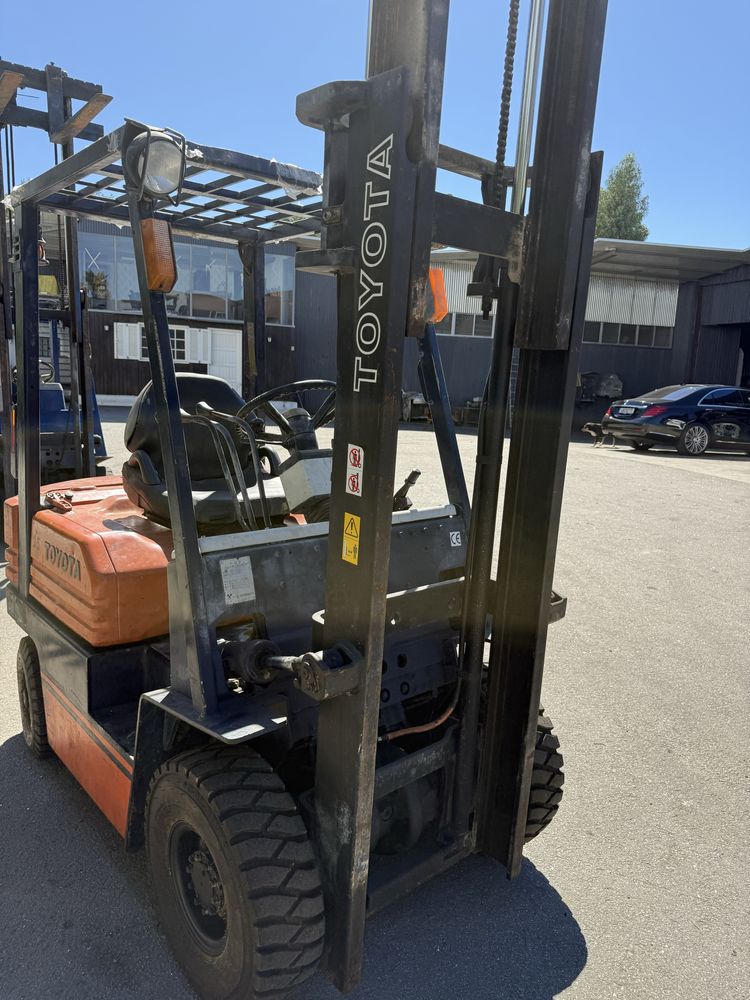 Empilhador toyota 1500 kgrs diesel motor novo