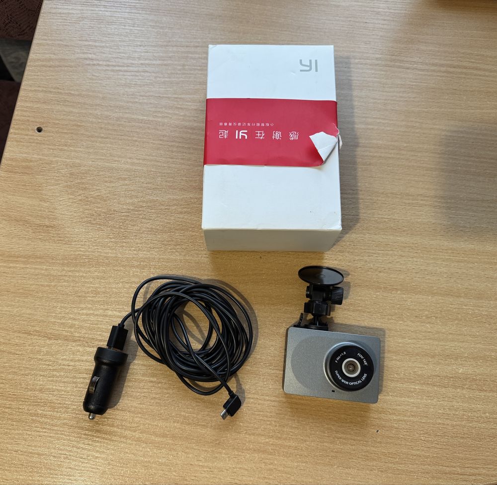 Видеорегистратор Xiaomi Yi Smart Dash WiFi Gray