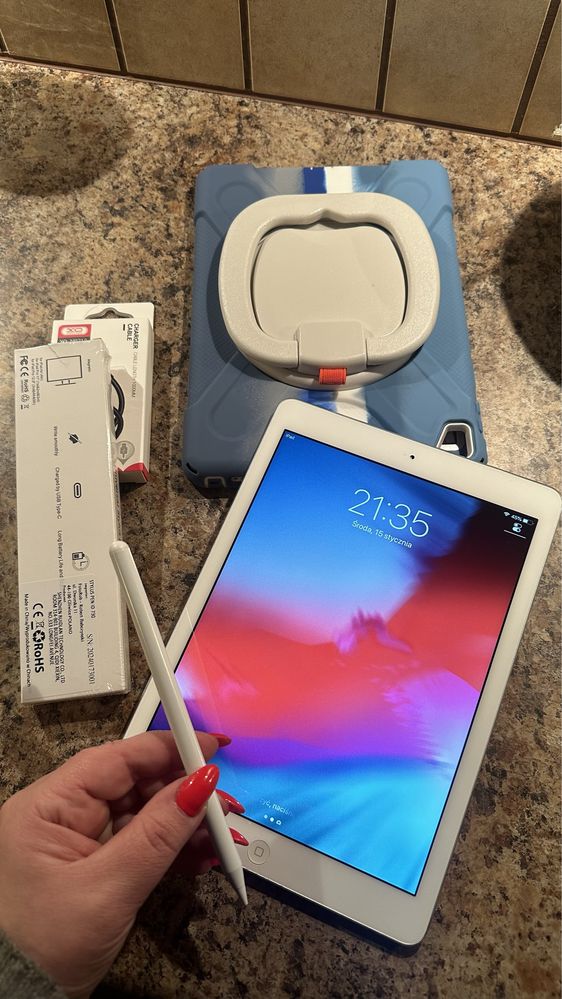 Tablet iPad Apple Retina 10” + nowe etui - 100% sprawny