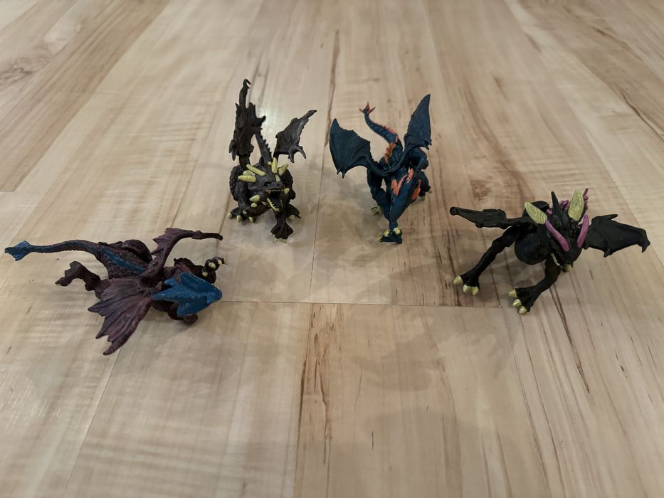 Figurki smoków zestaw