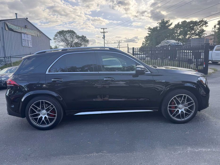 Mercedes-Benz GLE      2021