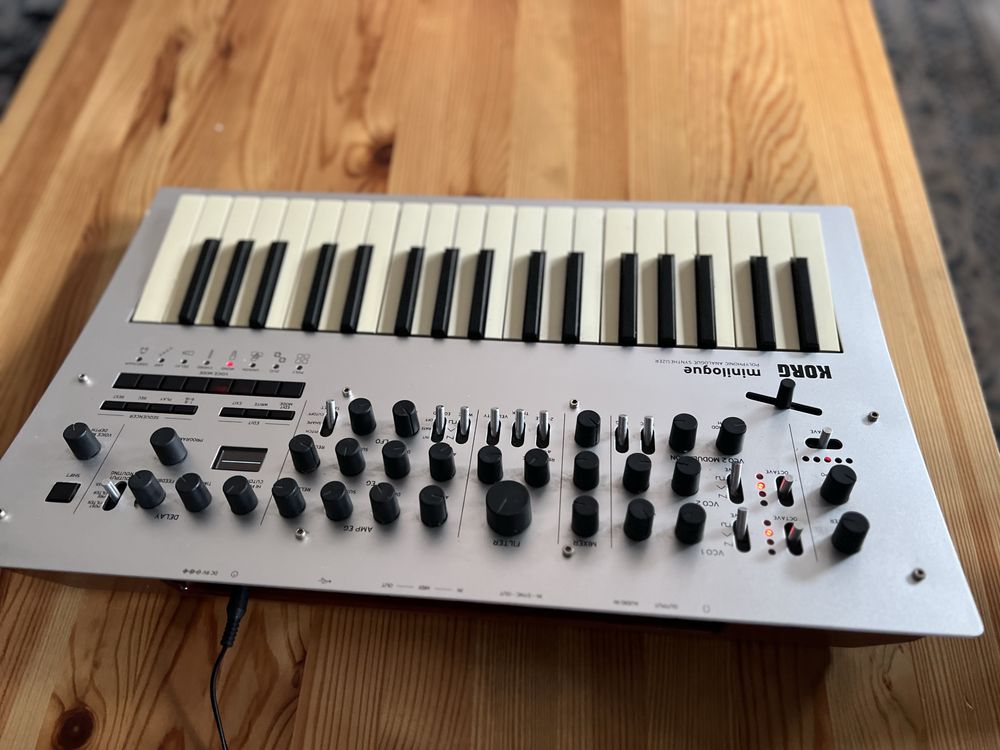 Korg Minilogue syntezator analog polifoniczny