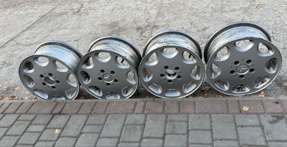 Продам диски Мерседес. R15