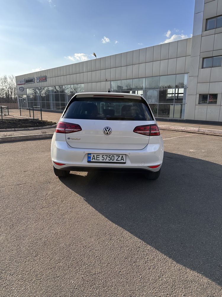 Продам VW E-Golf 24kWt 2016