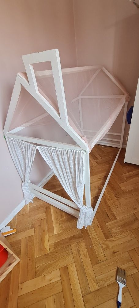 Łóżko, domek dla dziecka