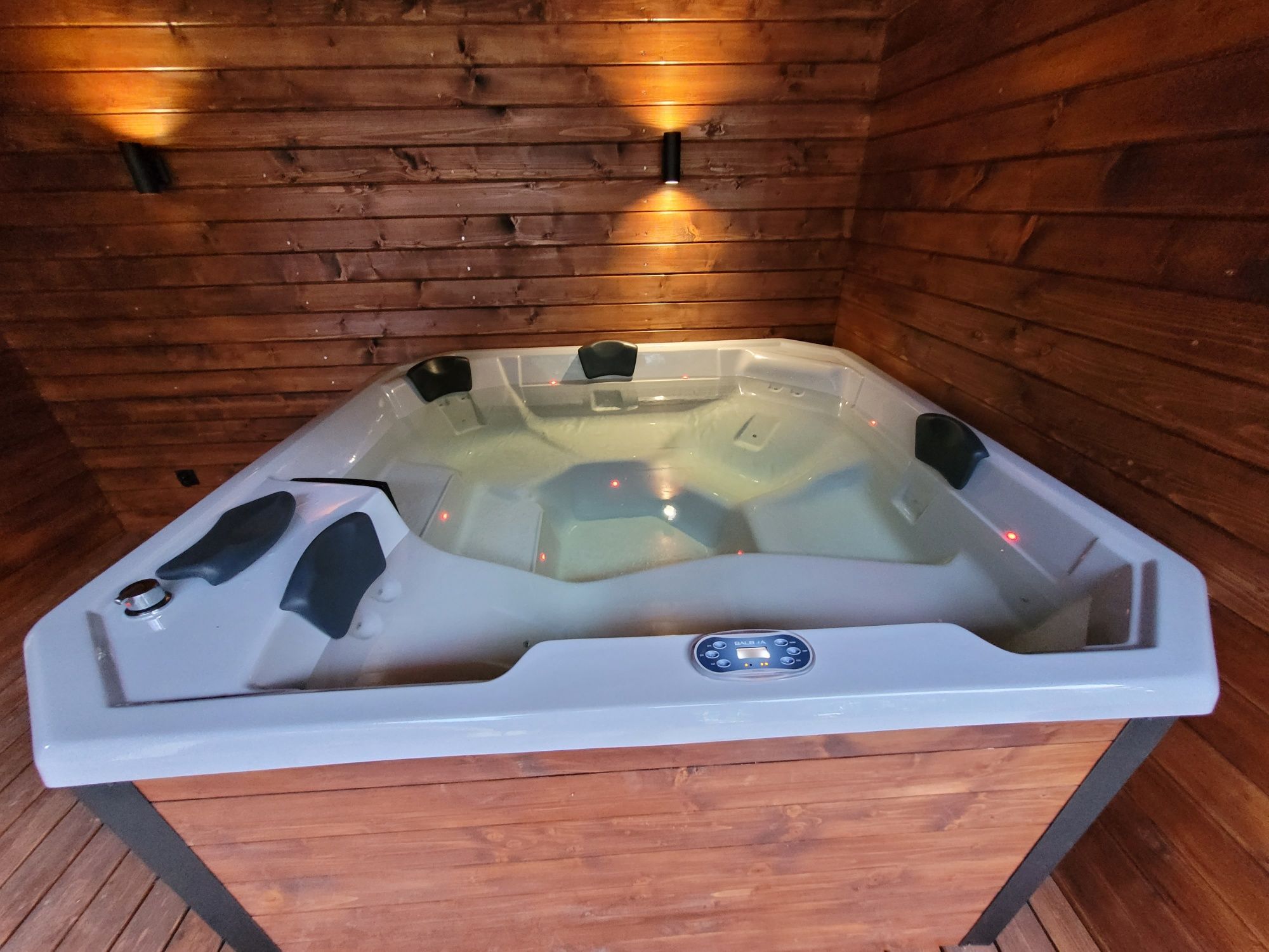 Jacuzzi na zamówienie. Sterowanie balboa Areomasazu hydromasaz