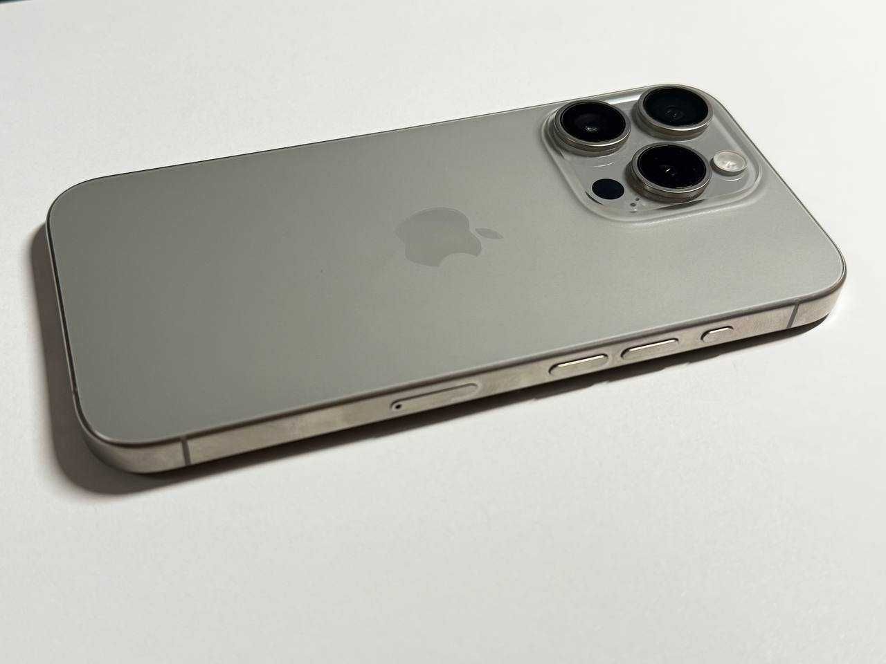 Корпус и все содержимое Iphone 15 Pro в идеале