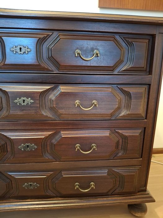 Cómoda Madeira 4 Gavetas