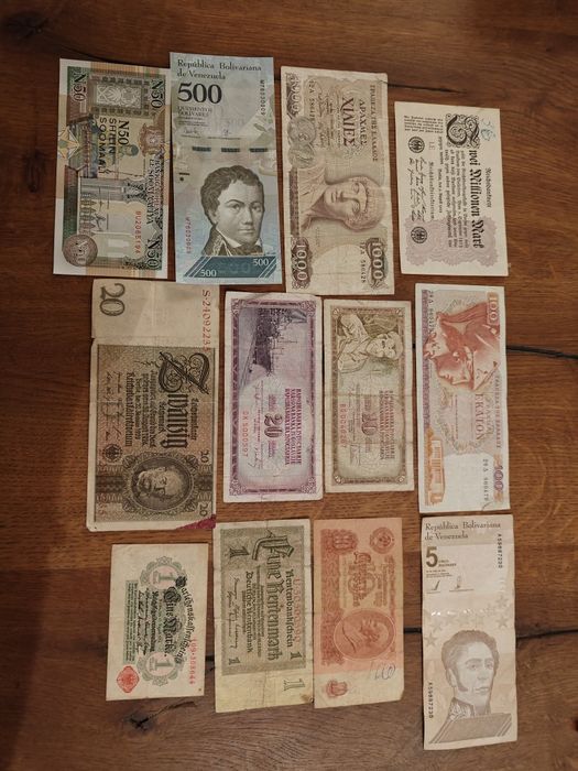 Zestaw banknotów mix z świata 12 sztuk