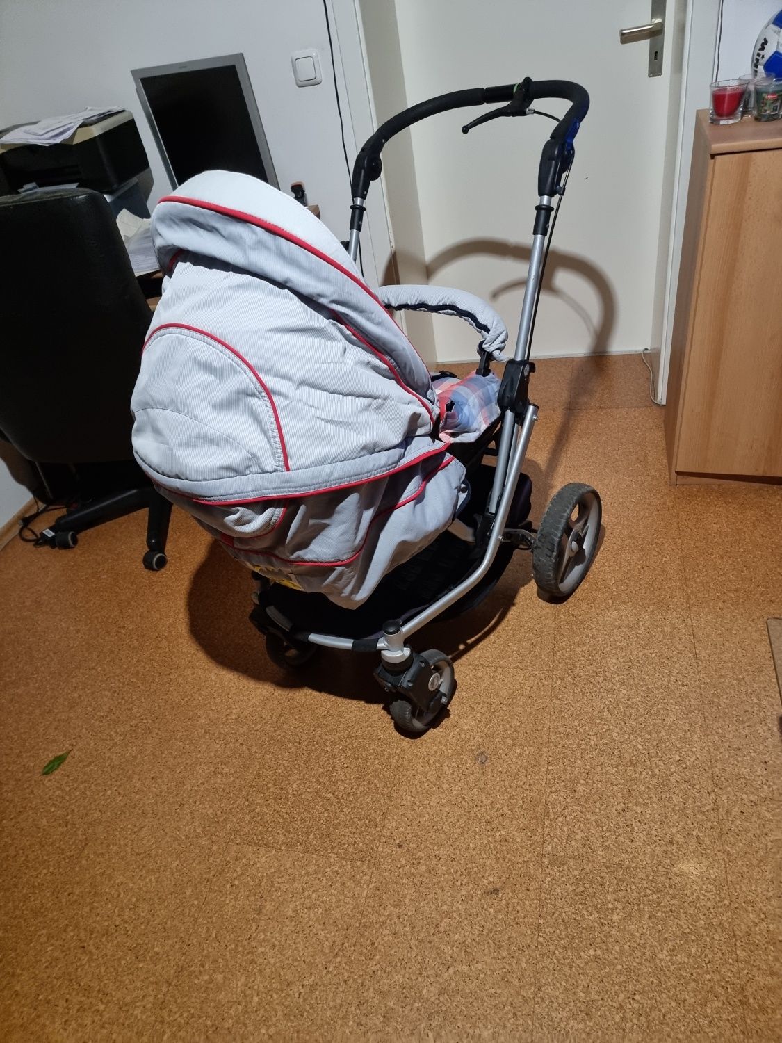 Wózek dziecięcy  spacerówka z wkładem dla niemowląt