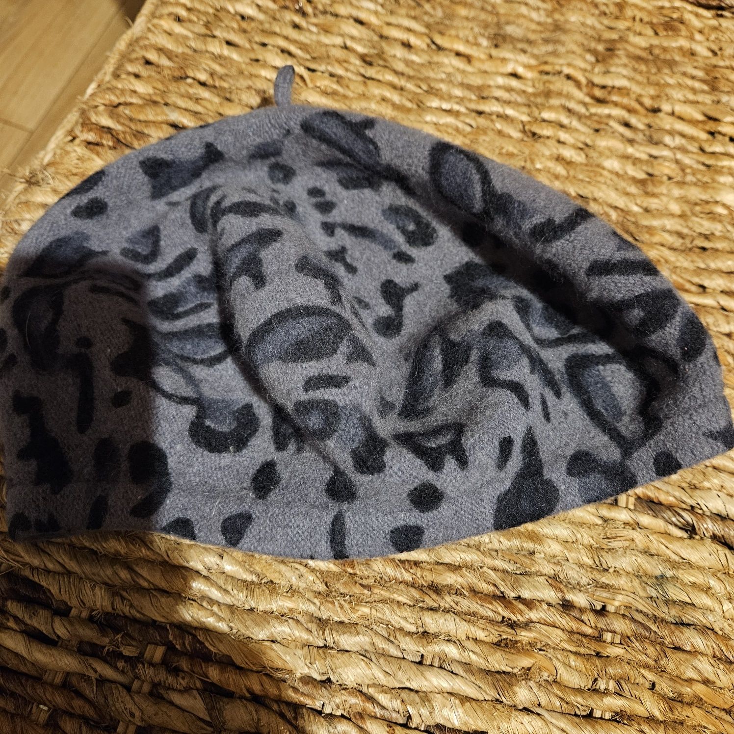 Nowa czapka beretka 80 % angora