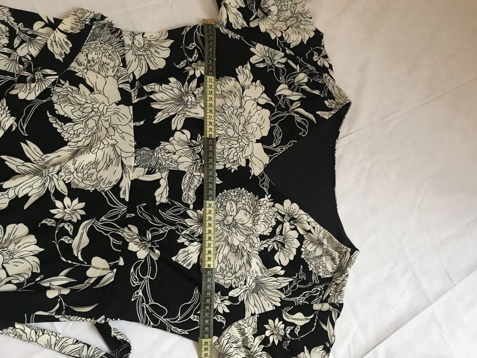 Sukienka używana -czarno-biala