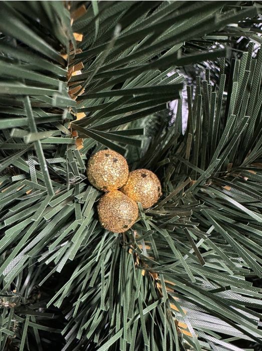 Ялинка "ЕЛІТНА" штучна з золотими шишками та перлинами. 1.8 метра
