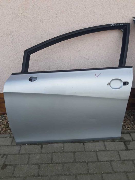 Seat Leon II drzwi lewy przód L57Y