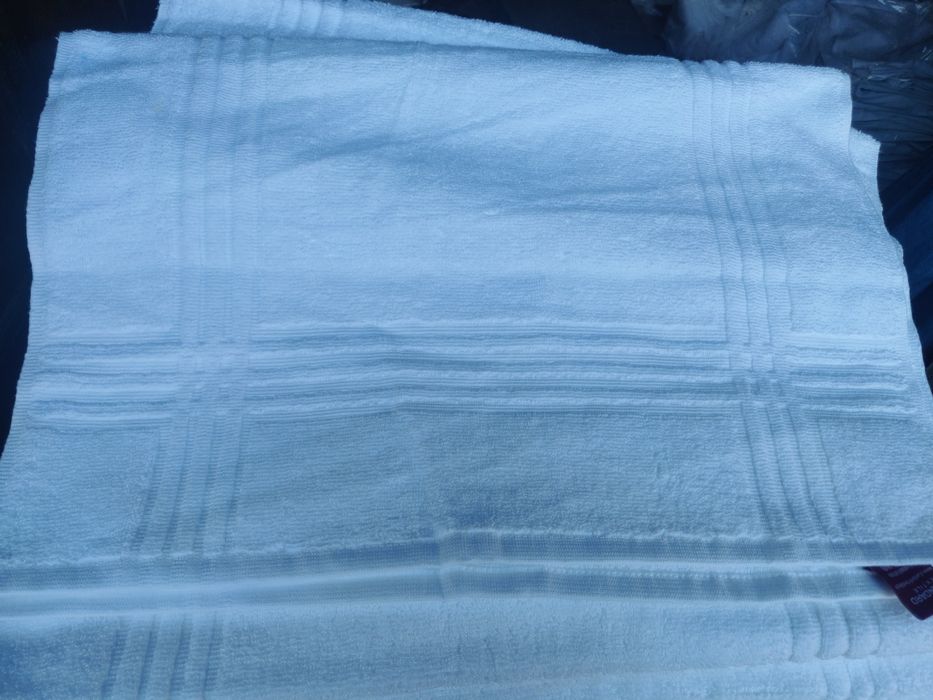 Ręczniki hotelowe białe nowe rozmiar 50/70 cm