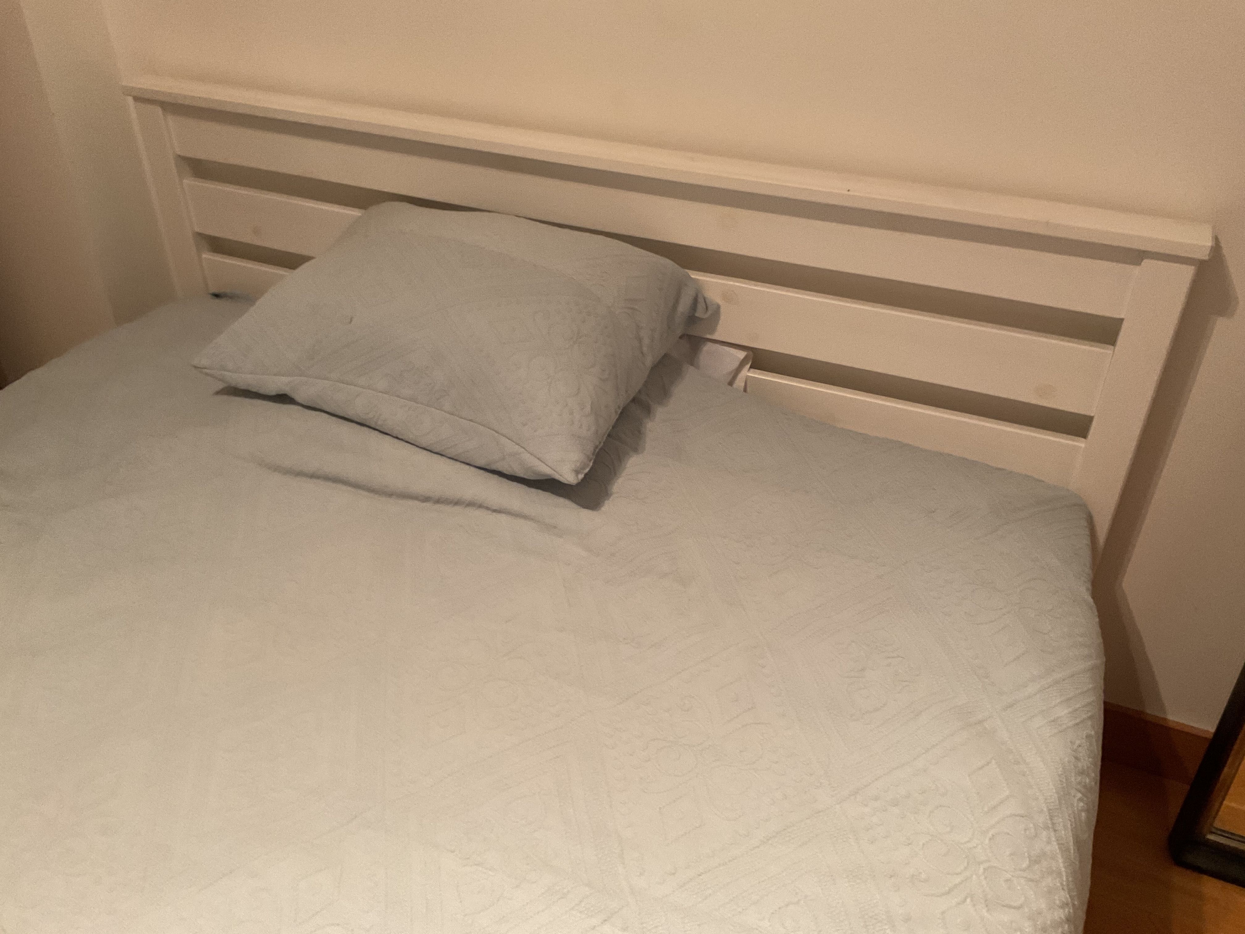 Cama de Casal + Estrado + Colchão