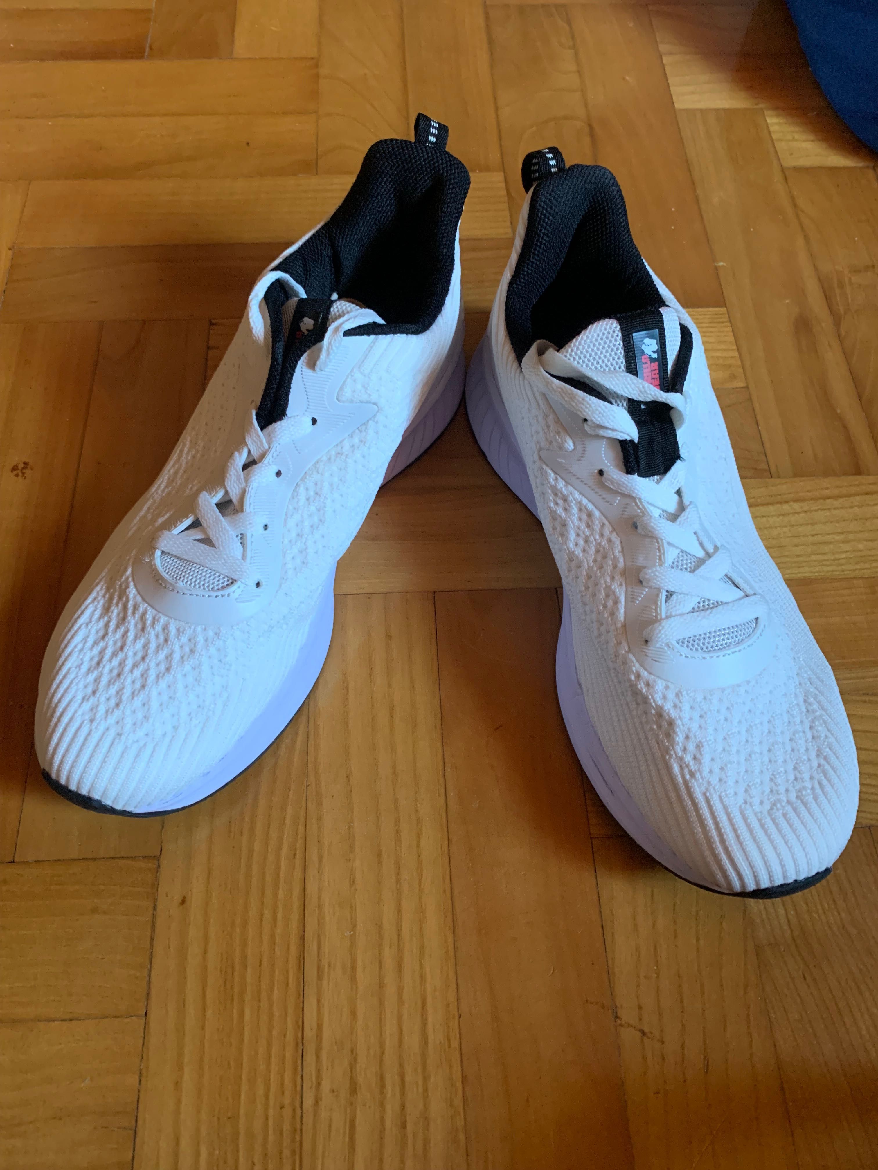 Milton Training Shoes - białe buty treningowe