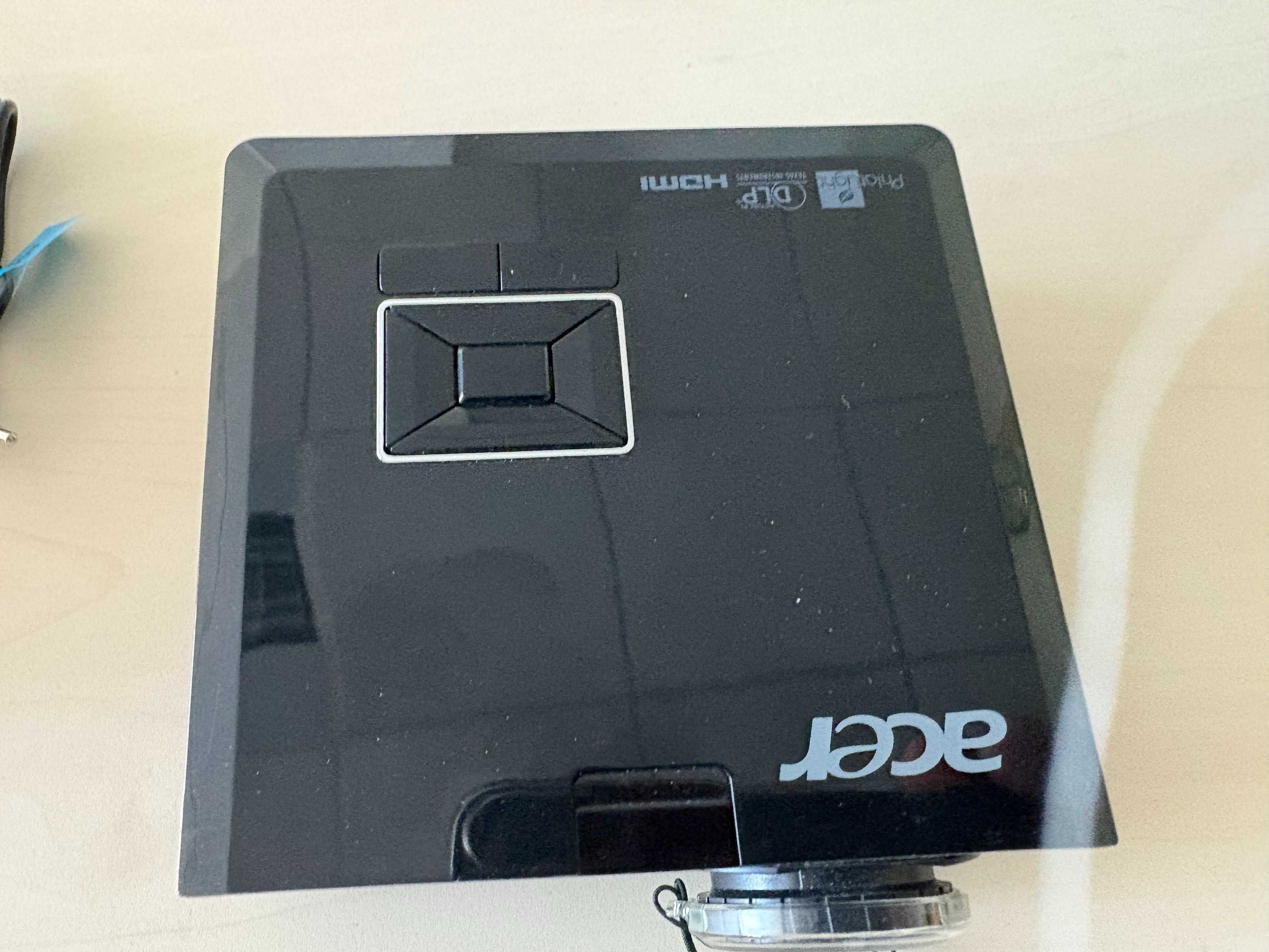 Mini projektor Acer K11