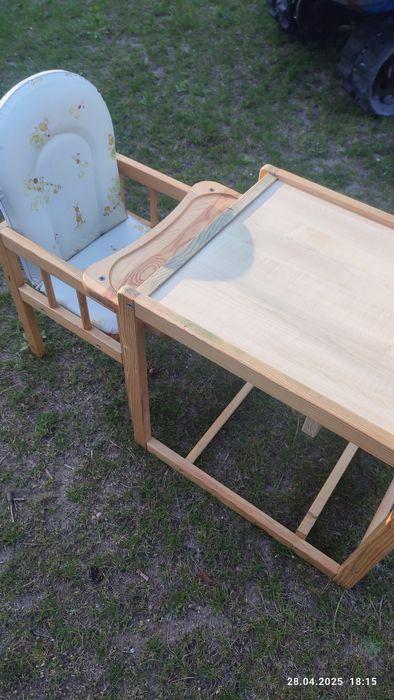 Krzesełko do karmienia drewniane